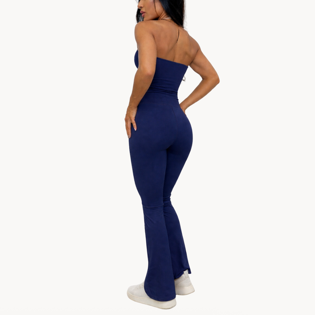Macaquinho flare azul ELLEVE CORE com efeito segunda pele e ajuste perfeito ao corpo. Desenvolvido pela ELLEVE com tecido tecnológico, oferece conforto, elasticidade e caimento impecável.

Peça feminina, elegante e versátil, ideal para o dia a dia, treinos ou composições athleisure. Design minimalista que valoriza a silhueta sem marcar.

Compre na uselleve, loja oficial ELLEVE em uselleve.com.