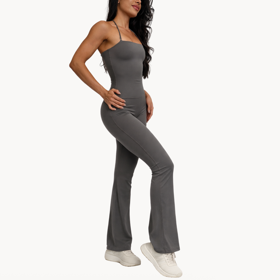 Macaquinho flare cinza ELLEVE  MODELO CORE com efeito segunda pele e ajuste perfeito ao corpo. Desenvolvido pela ELLEVE com tecido tecnológico, oferece conforto, elasticidade e caimento impecável.

Peça feminina, elegante e versátil, ideal para o dia a dia, treinos ou composições athleisure. Design minimalista que valoriza a silhueta sem marcar.

Compre na uselleve, loja oficial ELLEVE em uselleve.com.