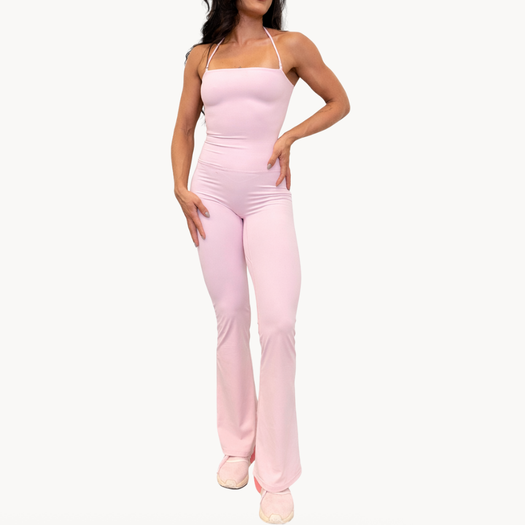 Macaquinho flare rosa ELLEVE CORE com efeito segunda pele e modelagem confortável. Feminino, leve e versátil para o dia a dia. Compre na uselleve, loja oficial ELLEVE em uselleve.com.