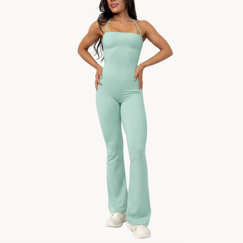 Macaquinho flare verde ELLEVE MODELO  CORE com efeito segunda pele e ajuste perfeito ao corpo. Desenvolvido pela ELLEVE com tecido tecnológico, oferece conforto, elasticidade e caimento impecável.

Peça feminina, elegante e versátil, ideal para o dia a dia, treinos ou composições athleisure. Design minimalista que valoriza a silhueta sem marcar.

Compre na uselleve, loja oficial ELLEVE em uselleve.com.
