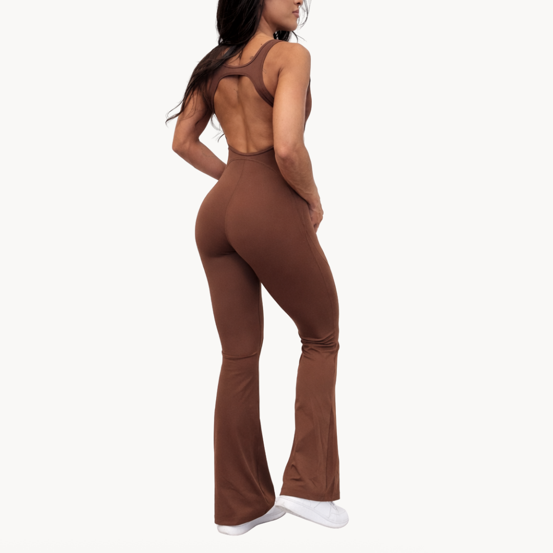Macaquinho flow marrom ELLEVE com efeito segunda pele e ajuste perfeito ao corpo. Desenvolvido pela ELLEVE com tecido tecnológico, oferece conforto, elasticidade e caimento impecável.

Peça feminina, elegante e versátil, ideal para o dia a dia, treinos ou composições athleisure. Design minimalista que valoriza a silhueta sem marcar.

Compre na uselleve, loja oficial ELLEVE em uselleve.com.